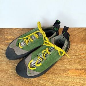 Men's Green and Yellow Climbing Shoes